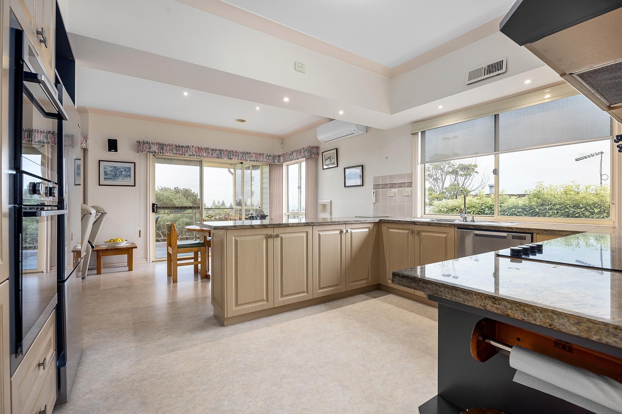 Modern Farmhouse vs. Traditional: Which Style Suits Your Apartment Best?